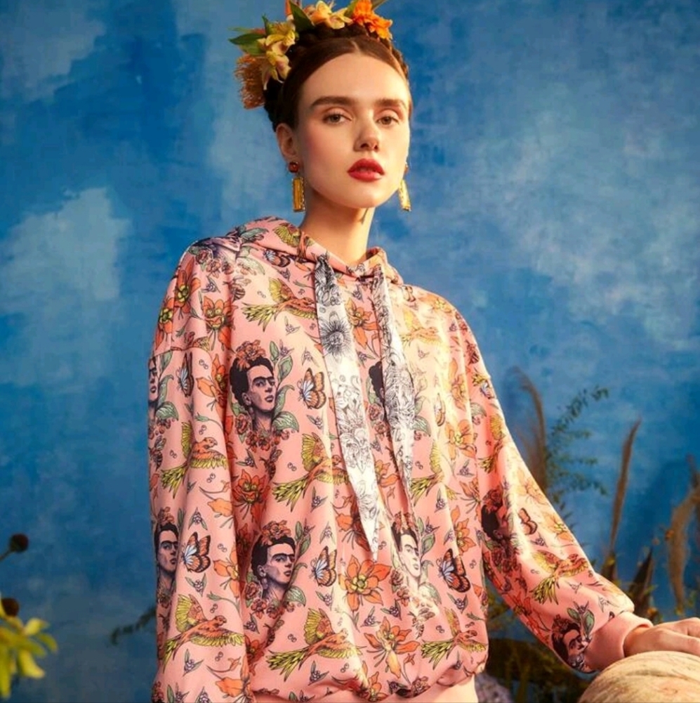 Frida kahlo  2 piece outfit  size XL but fits like a large